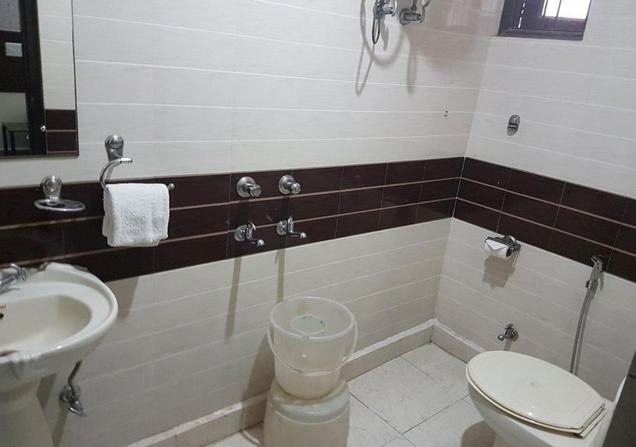 แอร์พอร์ต โฮเต็ล โอลีฟ แอนด์ บลู Hotel นิวเดลี ภายนอก รูปภาพ