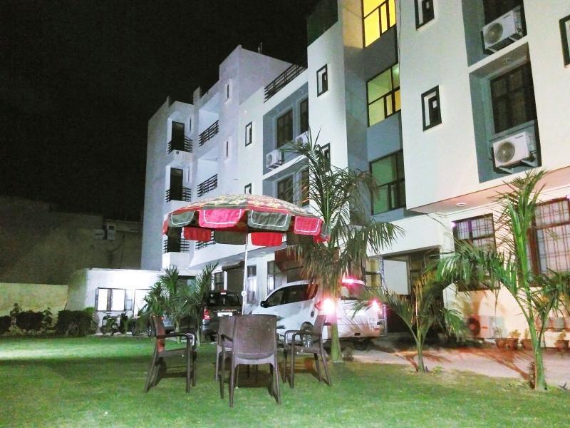 แอร์พอร์ต โฮเต็ล โอลีฟ แอนด์ บลู Hotel นิวเดลี ภายนอก รูปภาพ