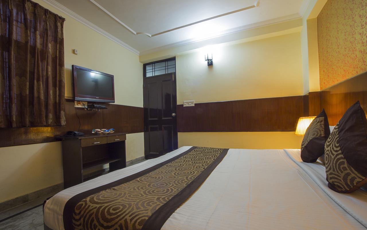 แอร์พอร์ต โฮเต็ล โอลีฟ แอนด์ บลู Hotel นิวเดลี ภายนอก รูปภาพ