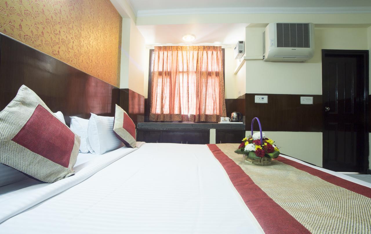 แอร์พอร์ต โฮเต็ล โอลีฟ แอนด์ บลู Hotel นิวเดลี ภายนอก รูปภาพ