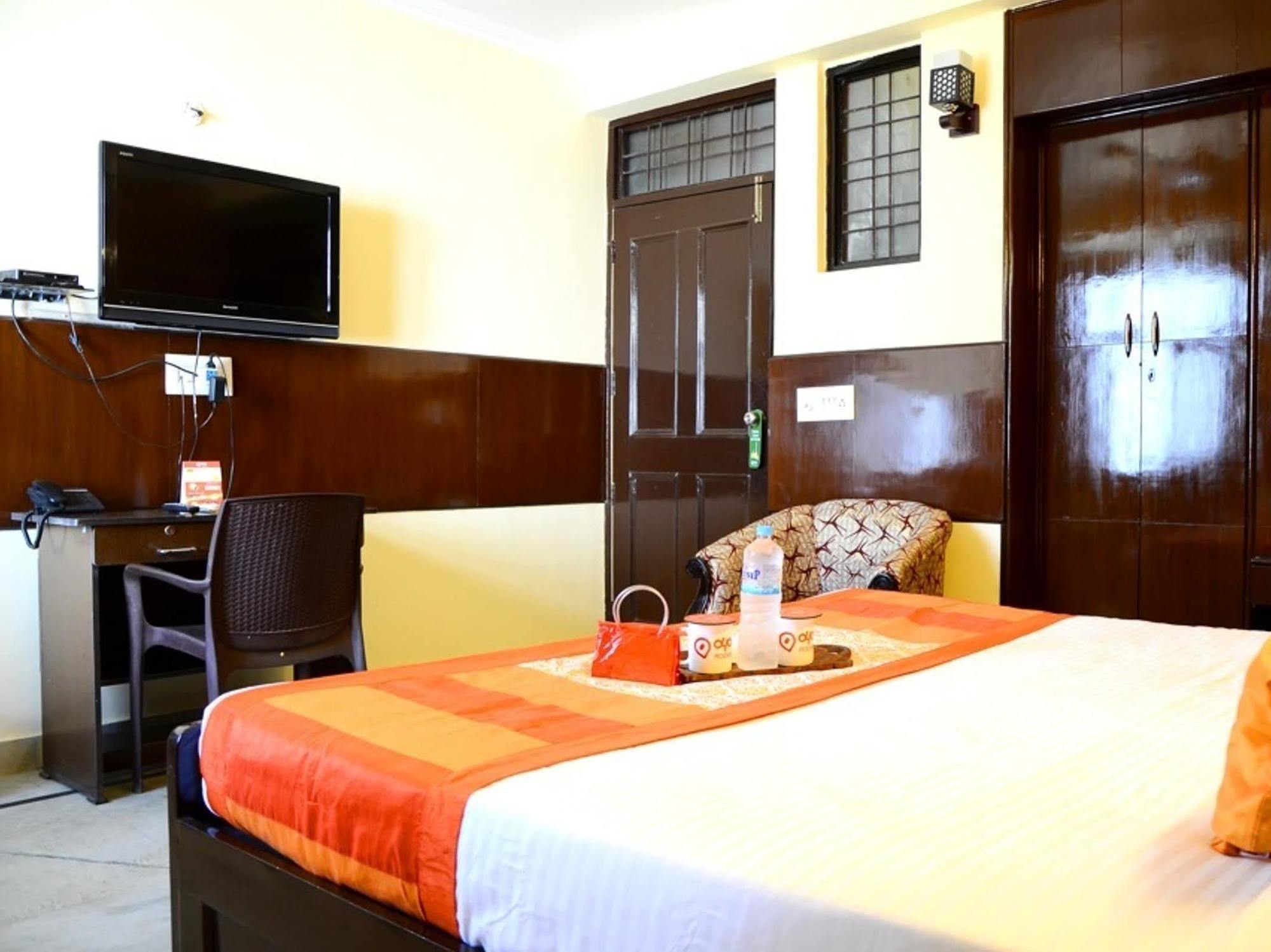แอร์พอร์ต โฮเต็ล โอลีฟ แอนด์ บลู Hotel นิวเดลี ภายนอก รูปภาพ